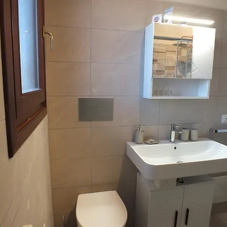 Casa Gemuetliche Zentral Doch Ruhig Gelegen 1km Vom